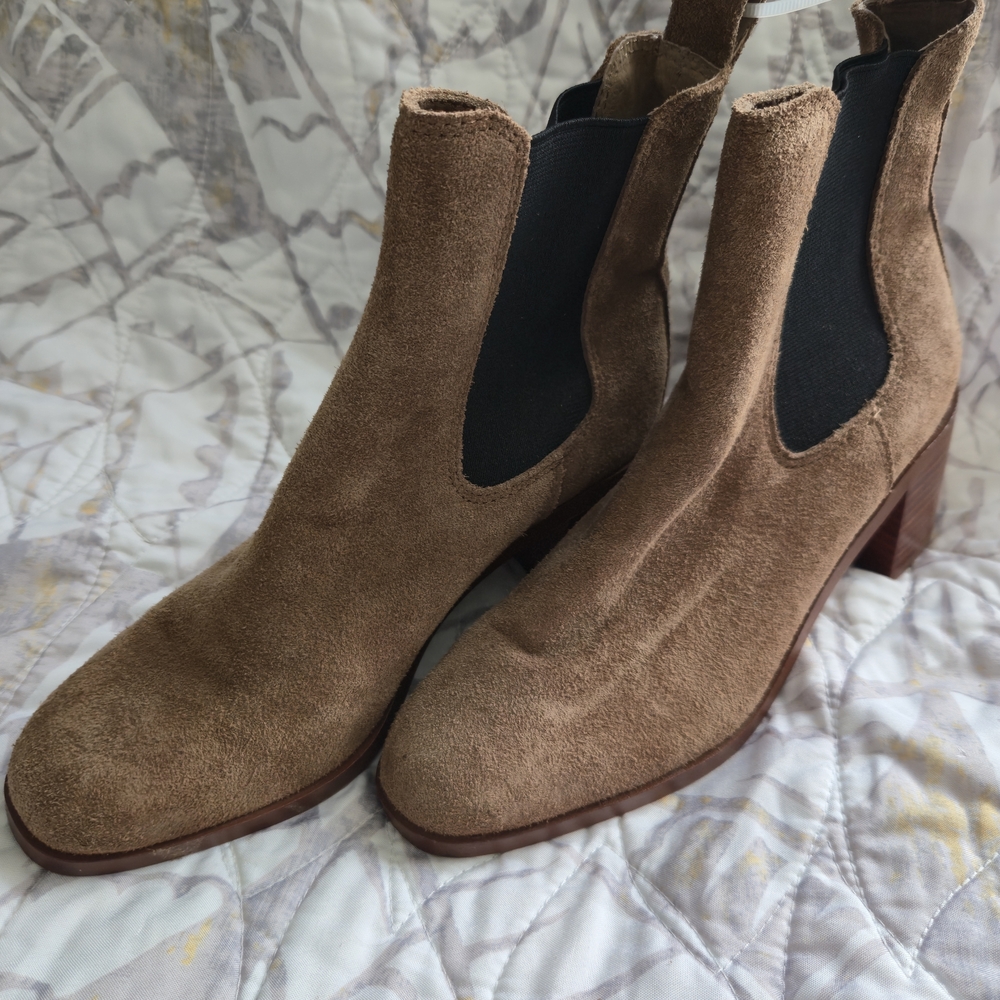 Steve Madden Brown Suede Ankle Booties